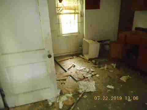 8558 Orangelawn (24)_m.jpg